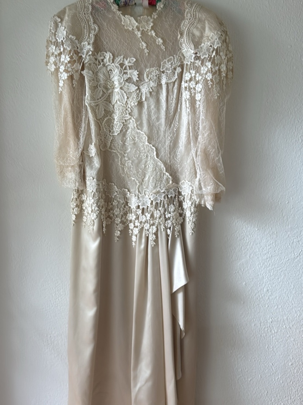 Lace Overlay Cream Dress with Floral Appliqué VINTAGE